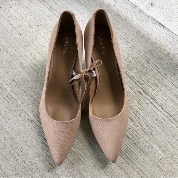Merona Pumps Neutral Toned size 9.5 womens heels - Picture 3 of 8